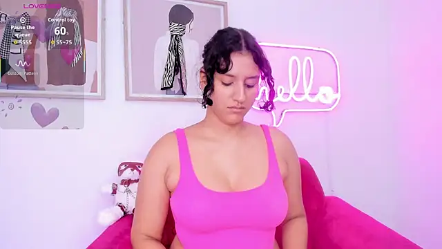 niia7 - Niia7's free webcam - UK Sex Cams