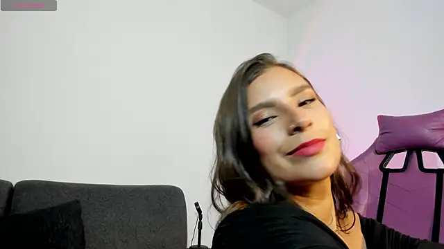Adhhaaraaa_ webcam