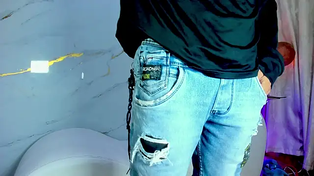 AmazingOrgasm webcam