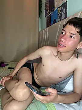 heyy_noah11 (M young) - Hey sexy show me you sexy ass