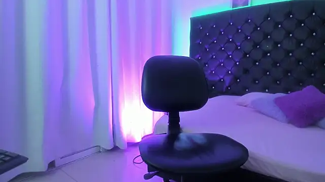 bellaroge (T teen) - spit my dick