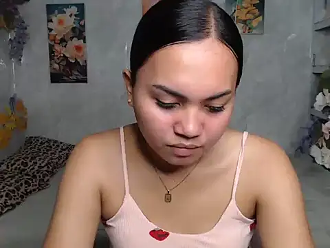 ur_asiankat webcam