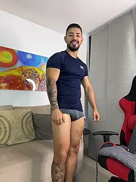 Ezzio_Scolaro live sex cam