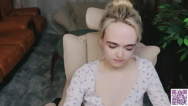 oxcy_secret - Oxcy_Secret's free webcam - UK Sex Cams