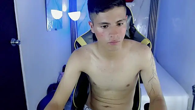 Ascii_one live cam on StripChat