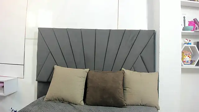 LesliePetit webcam