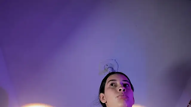 Victoria_Moonn webcam