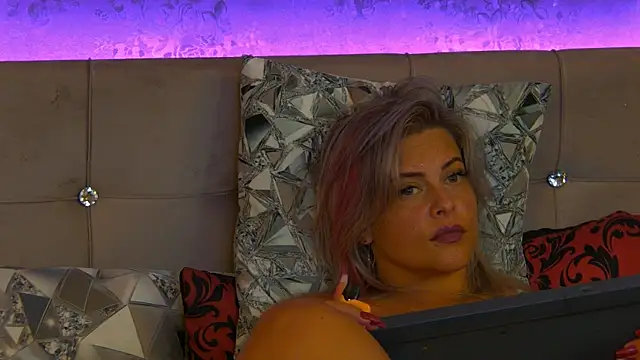 ZoeMesmerizee webcam