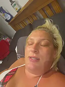 Sexy-Mumma-ElsieX webcam