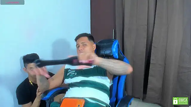 Alejandro_and_Deiby webcam