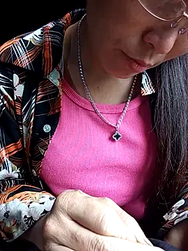 Heryy_xx live cam on StripChat