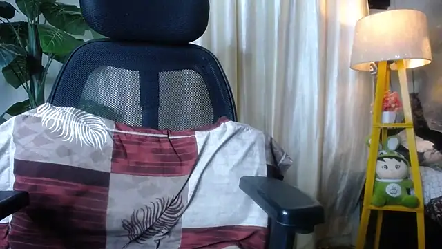 kiara_1122 (F teen) - dildo suck 2 min link