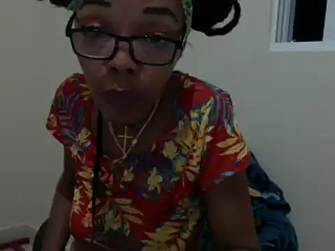 Ladyzee25 live sex cam