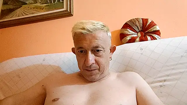 ragazzosexy77888 webcam