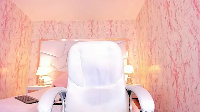 Emily_Whinfre webcam