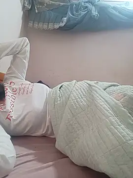 Linda-yiyi live cam on StripChat