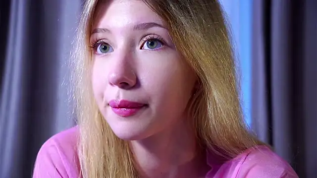 SunnivaCovil live webcam show