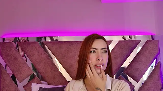 LolaGray__ webcam