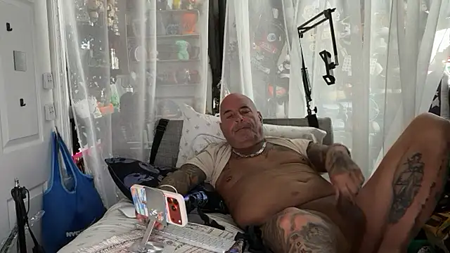 lovetatts64 webcam