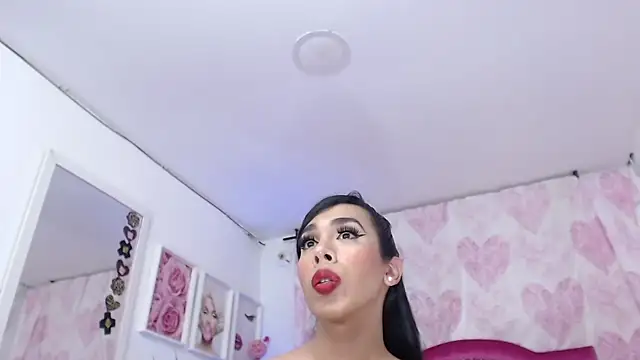 Divaxhermosa live cam on StripChat