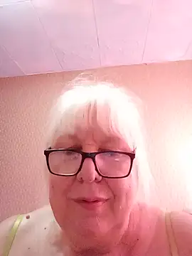 Alexia64231 live cam on StripChat