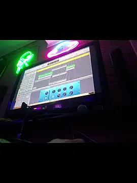 chronic_vibez live cam on StripChat