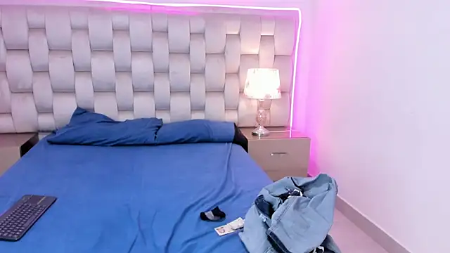 SalomeBins webcam