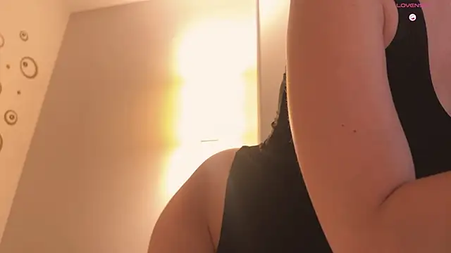 VeronikaAv webcam