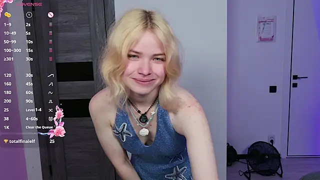 ChloeWells webcam