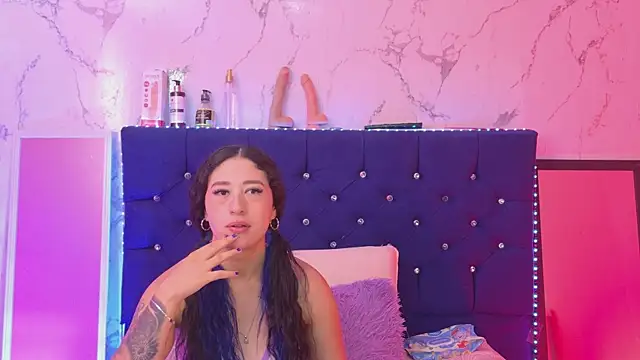 Dakotaa_Johnson webcam