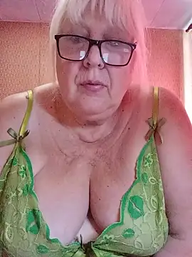 Alexia64231 live cam on StripChat