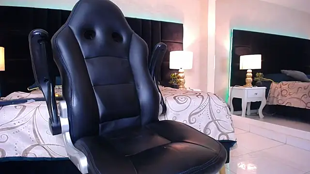 SkylerBigxxx webcam