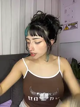 baby_akuma webcam