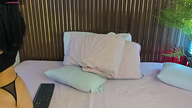 MadisonCollinss_ webcam