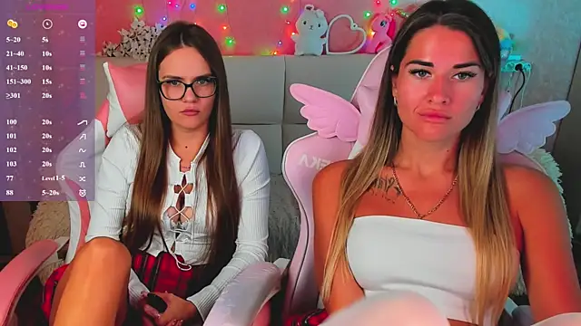 hotty_girls_here live webcam show