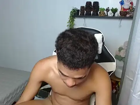 curlyasian_njxx live cam on StripChat