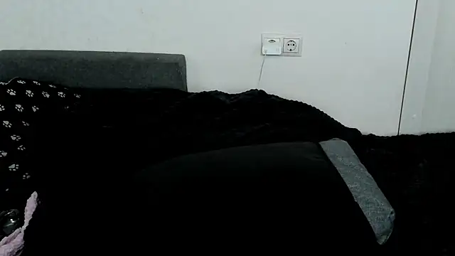 Dark_Moni webcam