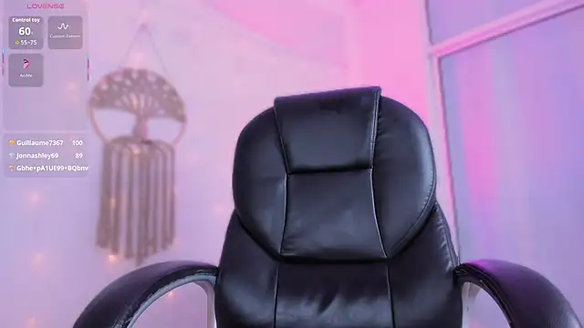 Ginni_charlotte webcam