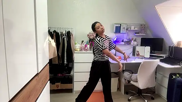 SweetMiaXO webcam