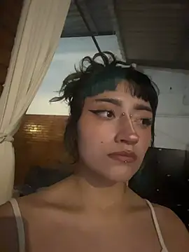baby_akuma webcam