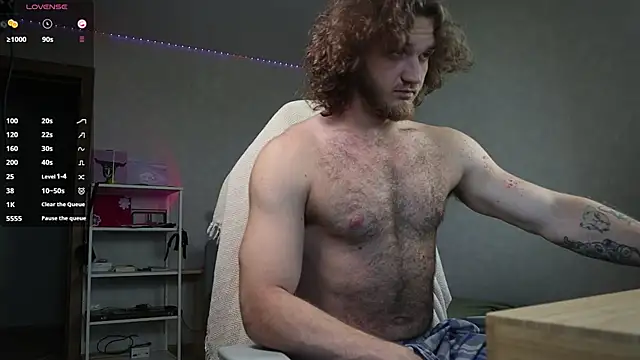 MrbigLouis live cam on StripChat