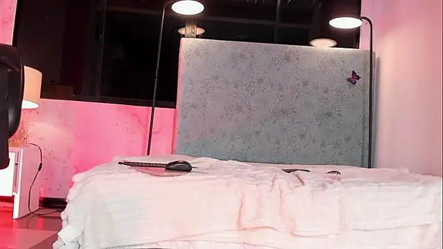 JESSI_NAOMI webcam