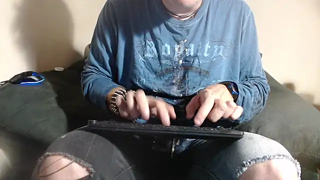 nerdy6 (Ask my age) - spit on dick water on it too