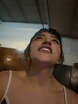 baby_akuma webcam