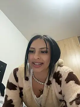 Hilary_pinkk live cam