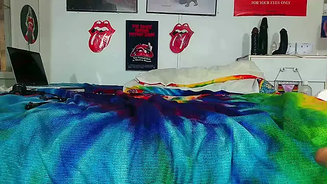 Alice_Love_69's room