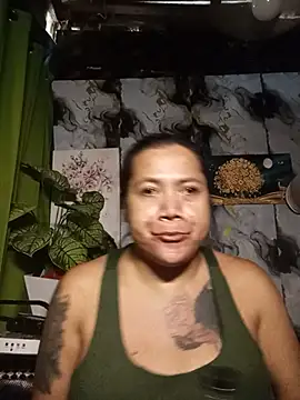TabooSHOWgirl18's room