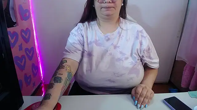 kattybbwbigboobs_ webcam