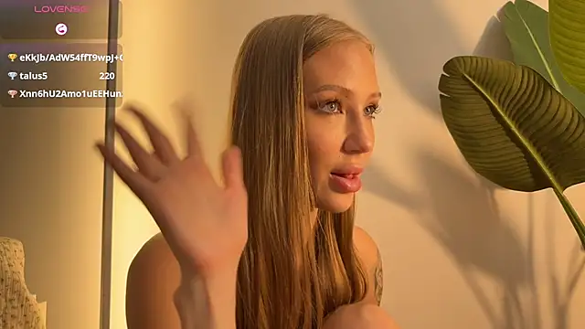 Betty-0_0 live webcam show
