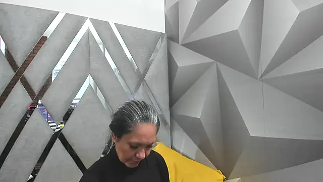 Charlotte_Moon1 webcam
